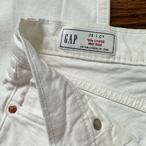 Gap Mid Rise Split-Hem ‘90s Loose Jeans with Washwell - Picture 8 of 10